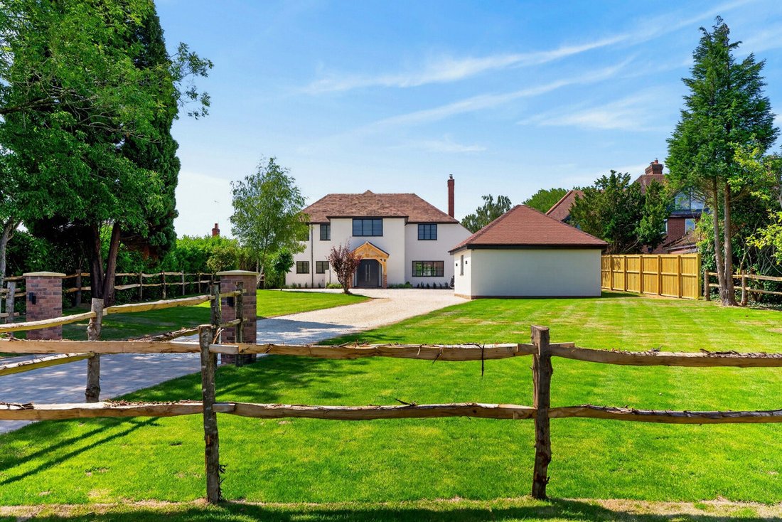 House in Stourport, England 1 - 17710511