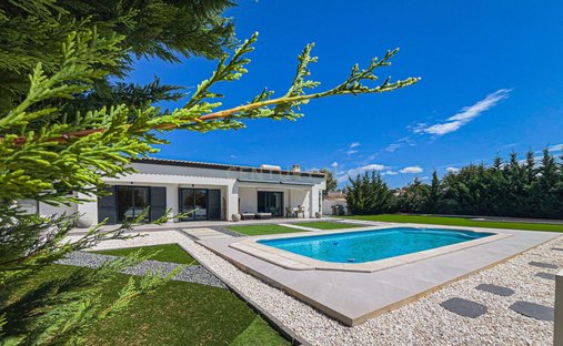 Villa in Armacao de Pera, Algarve, Portugal 1