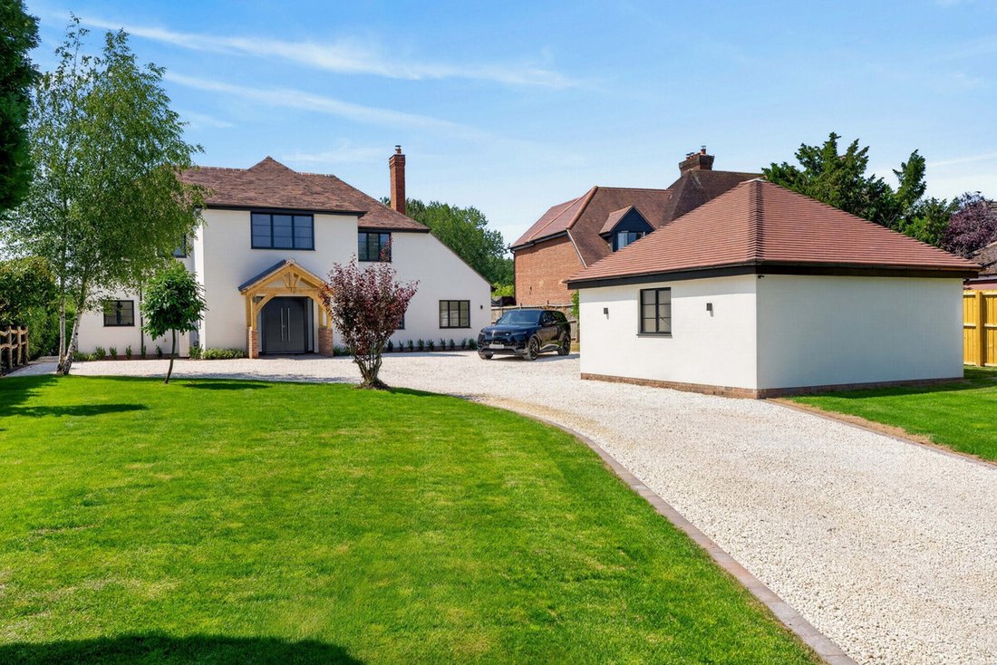 House in Stourport, England 3 - 17710511