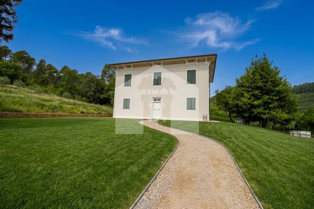 Villa in Compitese, Capannori, Tuscany 2 - 18210997