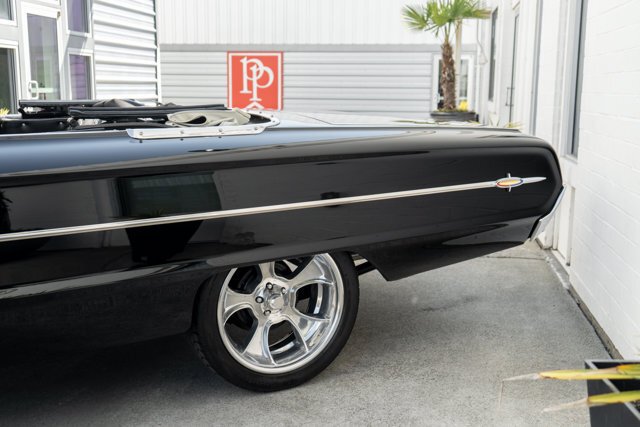 Cabriolet in Bellevue, WA, United States 5 - 18482047