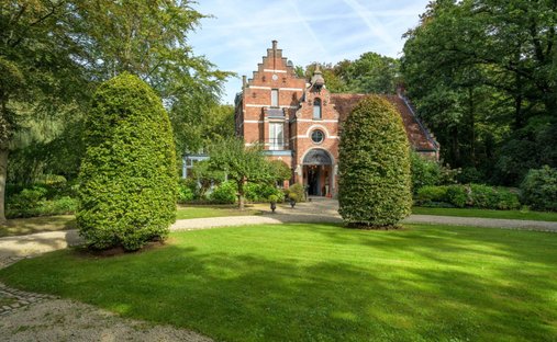 Villa a Schoten, Fiandre, Belgio 1