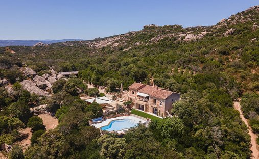 Maison à Arzachena, Sardaigne, Italie 1