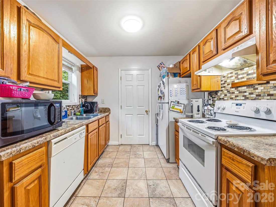 Asheville, North Carolina, United States 5 - 18482129