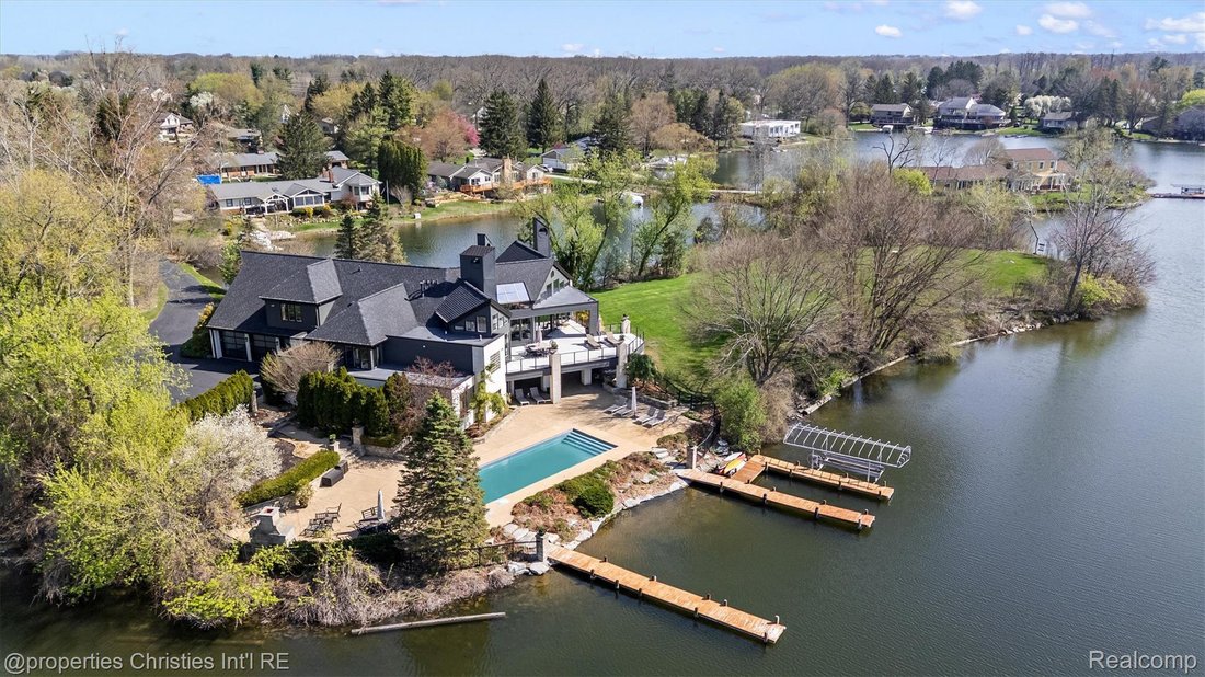 House in Wixom, Michigan, United States 5 - 17785066