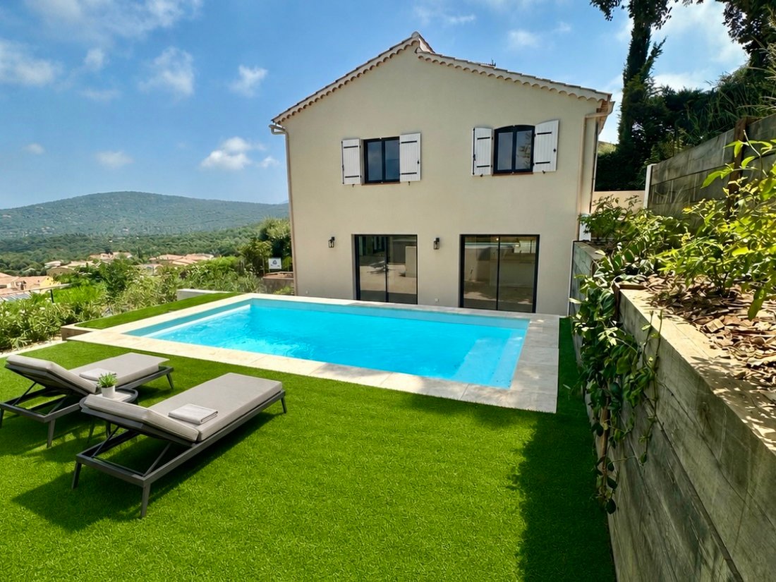 House in La Croix-Valmer, Provence-Alpes-Côte d'Azur, France 1 - 18482076