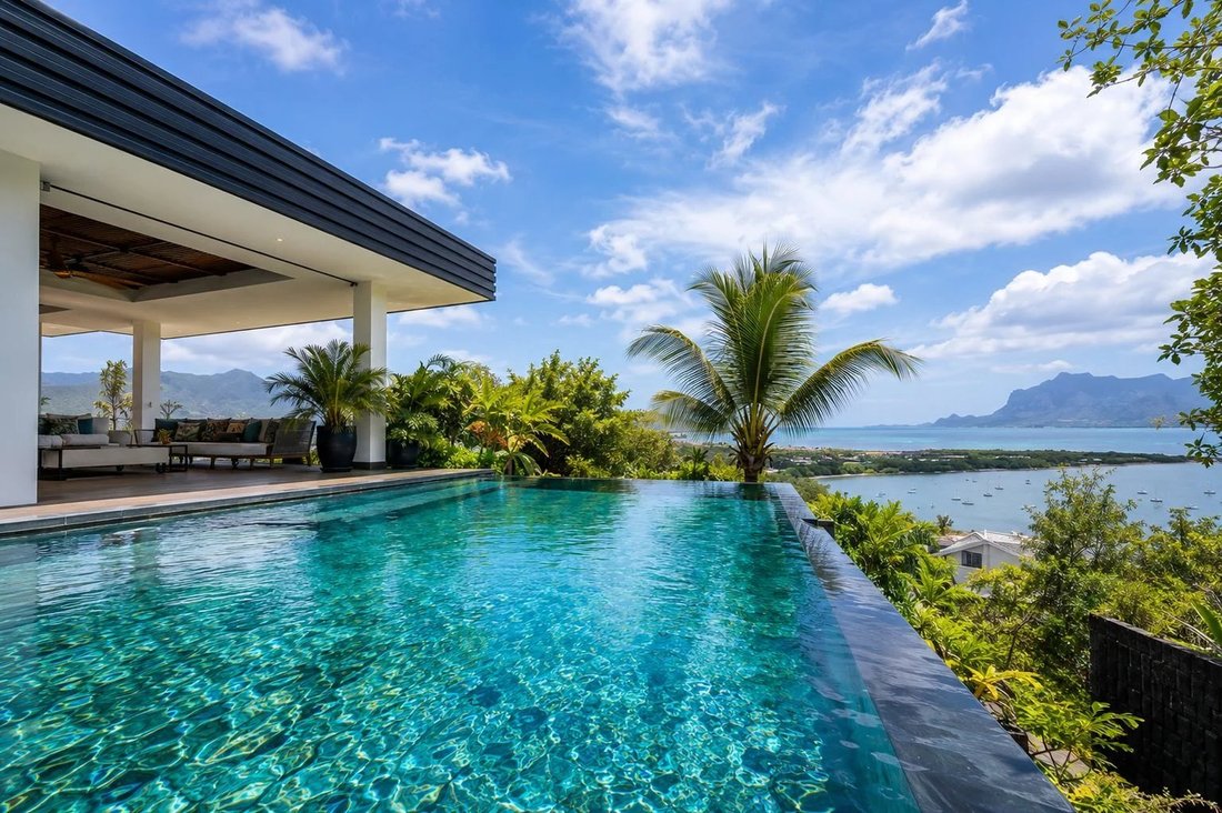 Villa in Black River, Rivière Noire District, Mauritius 1 - 18482058