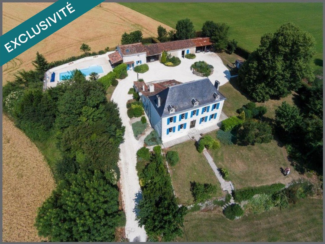 House in Saint-Porchaire, Nouvelle-Aquitaine, France 1 - 18482517