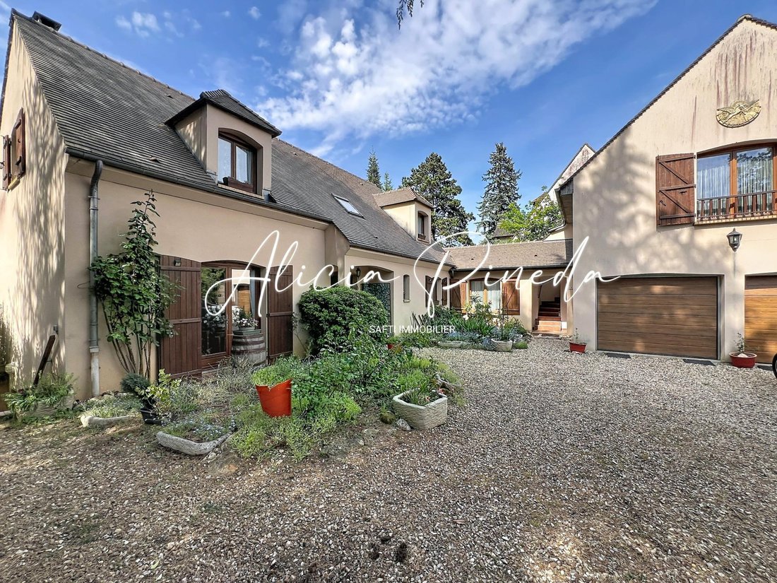 House in Thoiry, Ile-de-France, France 1 - 18482487