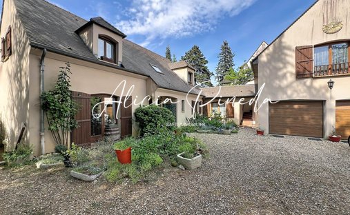 House in Thoiry, Ile-de-France, France 1