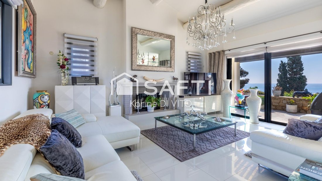 House in Frejus, Provence-Alpes-Côte d'Azur, France 3 - 18482505