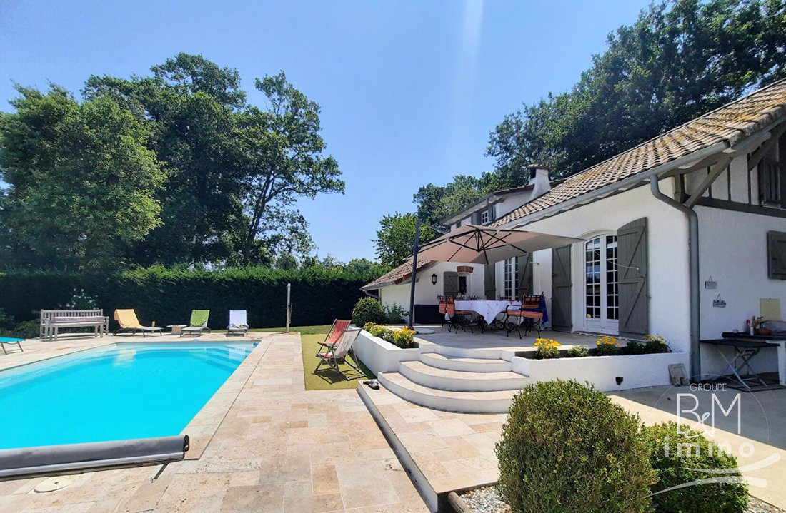 Villa in Est, Saint-Vincent-de-Tyrosse, France 1 - 17694025