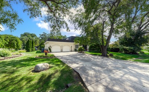 House in Medinah, Illinois, United States 1