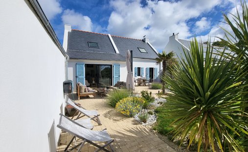 Villa in Bangor, Brittany, France 1