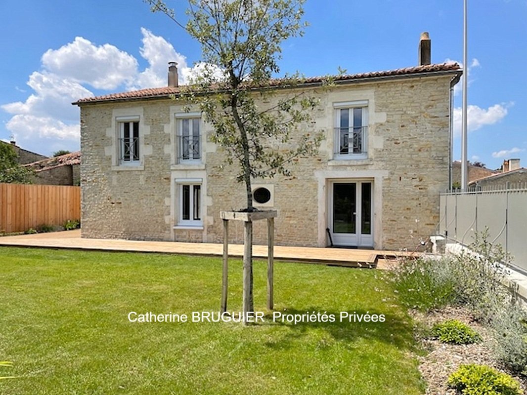 Villa in Saint-Sauveur-d'Aunis, Nouvelle-Aquitaine, France 1 - 18096723