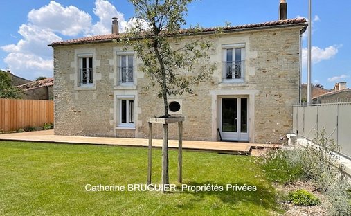 Villa in Saint-Sauveur-d'Aunis, Nouvelle-Aquitaine, France 1