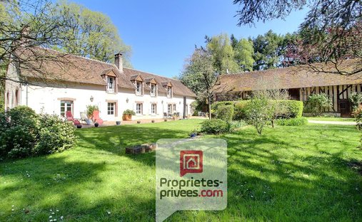 Villa in La Chapelle-Saint-Sépulcre, Centre-Val de Loire, France 1