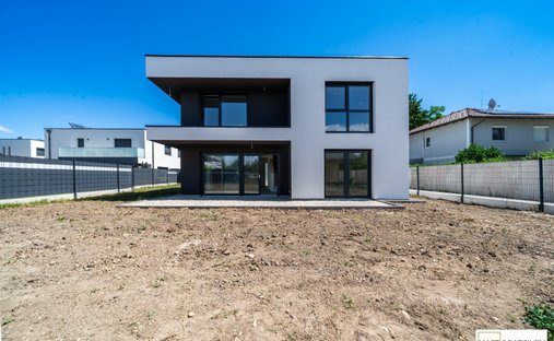 House in Strasshof an der Nordbahn, Lower Austria, Austria 1