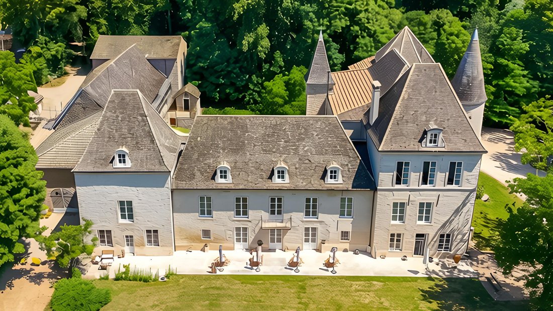 Château à Boyer, Bourgogne-Franche-Comté, France 1 - 18451999