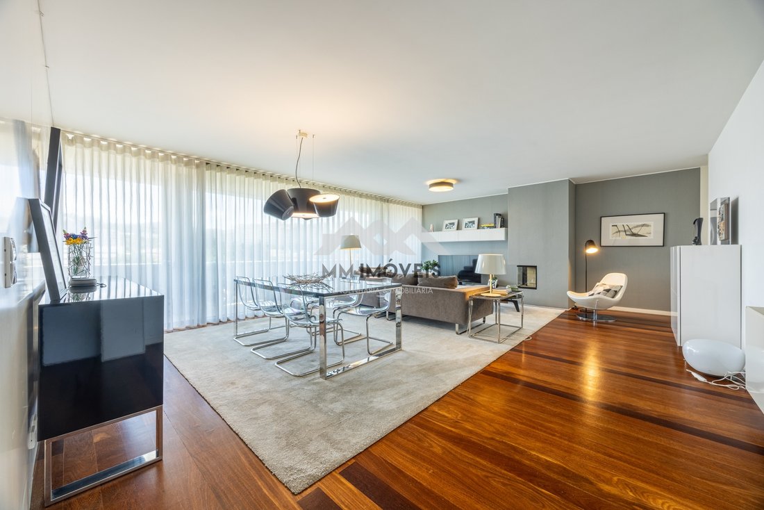 Apartment in Mafamude e Vilar do Paraiso, Porto District, Portugal 3 - 18482433