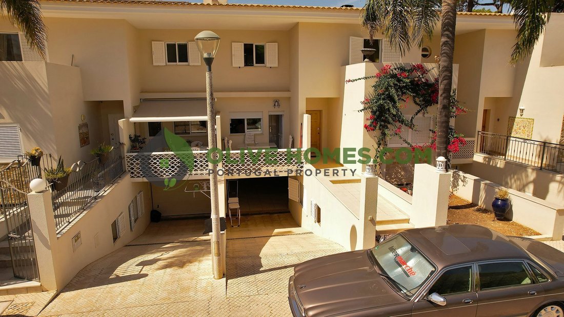 Townhouse in Vilamoura, Quarteira, Algarve 2 - 18443552