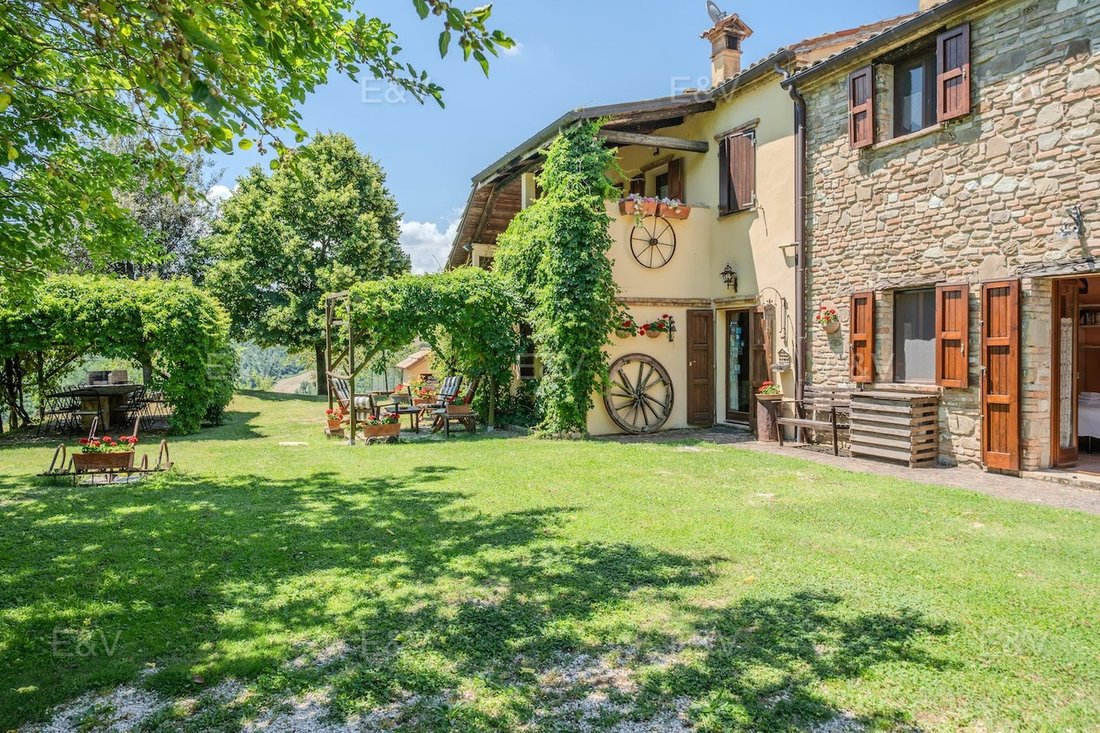 Country House in Historic Center, Urbino, Marche 2 - 18482646