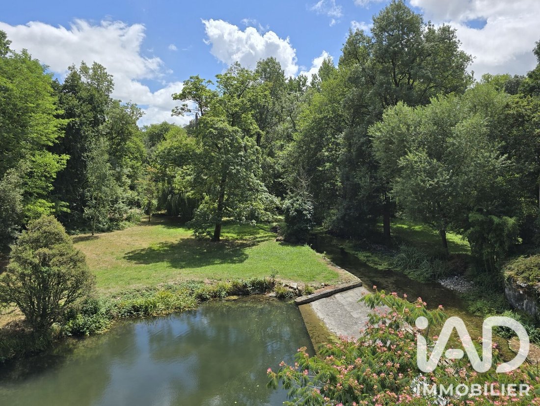 House in Gensac-la-Pallue, Nouvelle-Aquitaine, France 2 - 17481108