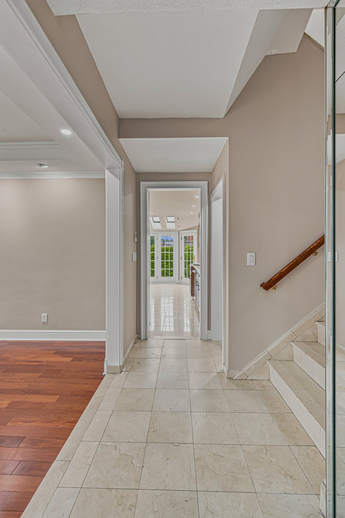 House in New Hyde Park, New York, United States 4 - 18477126