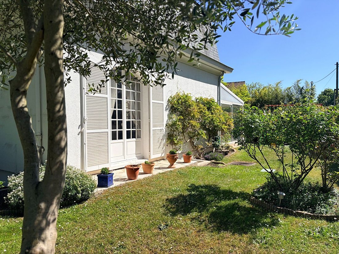 House in Napoleon, Maisons-Laffitte, France 1 - 18485624