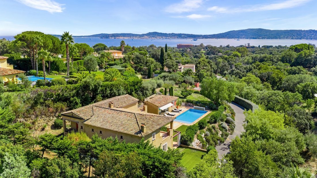 Villa in Grimaud, Provence-Alpes-Côte d'Azur, France 1 - 16183069
