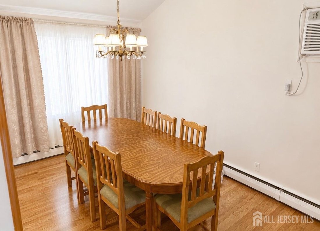House in Carteret, New Jersey, United States 5 - 18484755