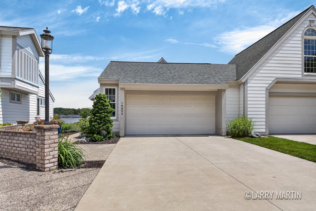Condo in Fruitport Charter Township, Michigan, United States 3 - 18395804