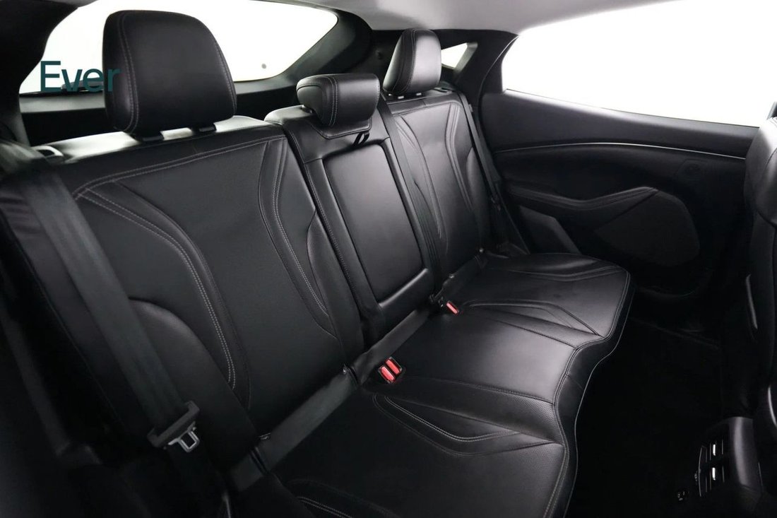 Suv in San Francisco, CA, United States 5 - 17940074