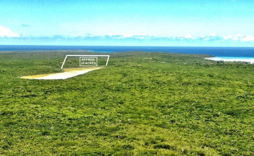Land in Port Howe, Cat Island, The Bahamas 1