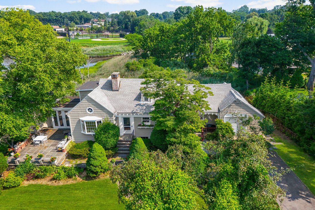 House in Larchmont, New York, United States 5 - 18484434