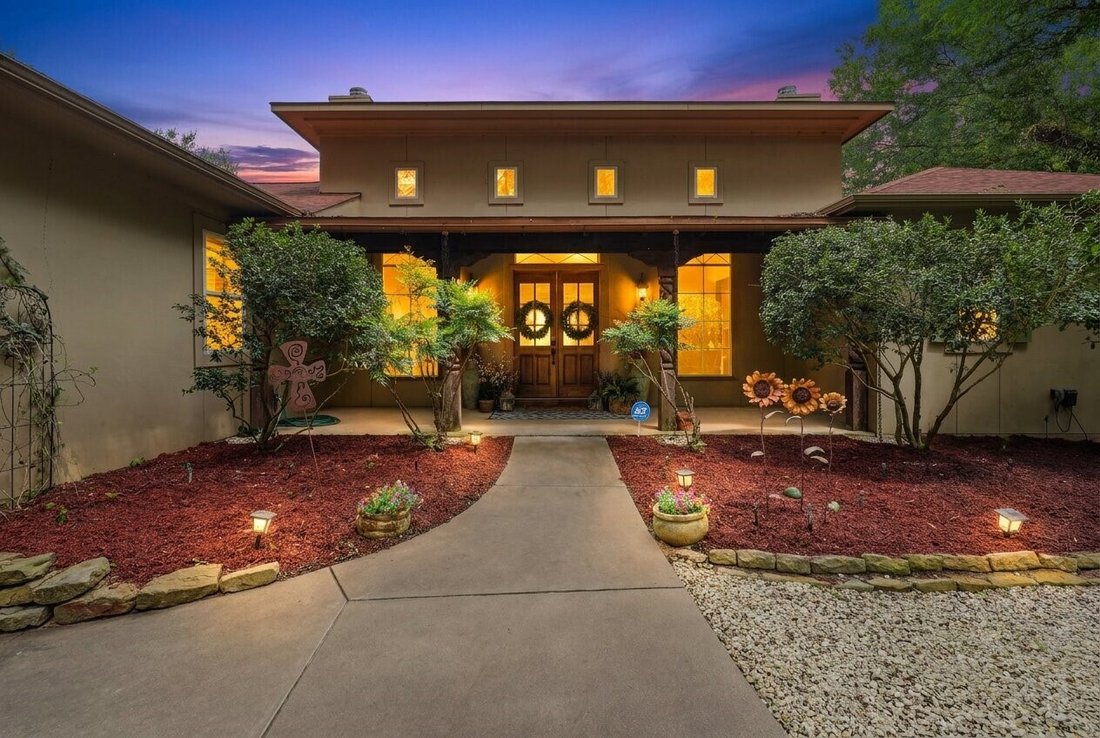 House in Granbury, Texas, United States 1 - 18327553