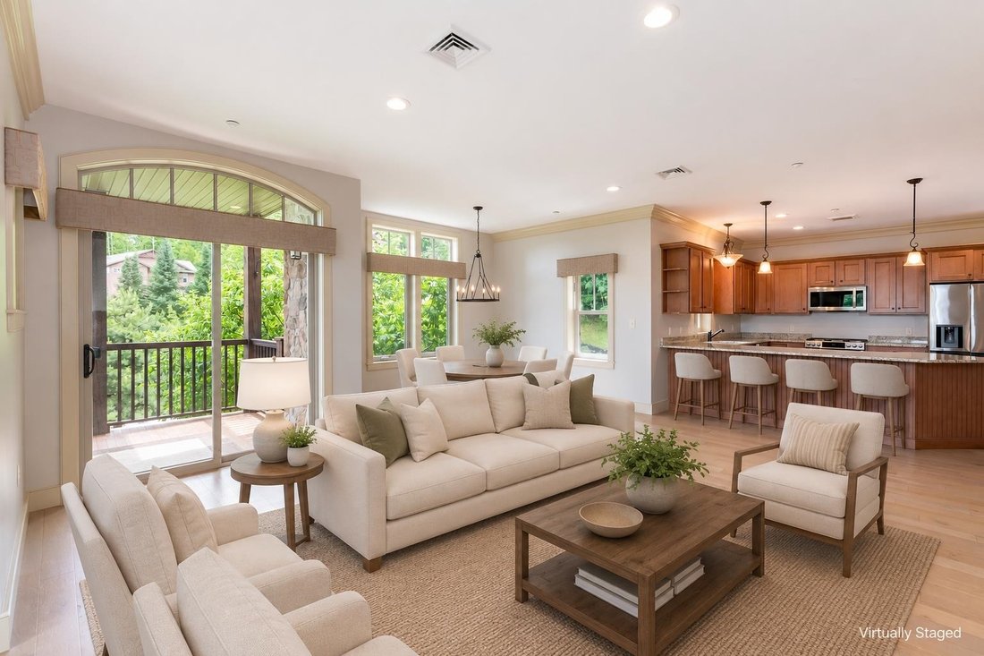 Condo in Laconia, New Hampshire, United States 1 - 18196083