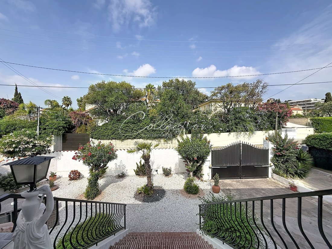 Villa in Les Cougoulins-Rastines, Antibes, France 1 - 18486556