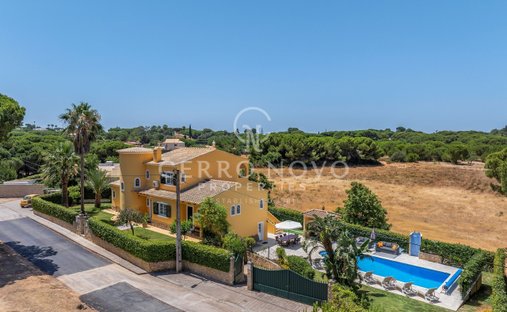 Villa in Quarteira, Algarve, Portugal 1