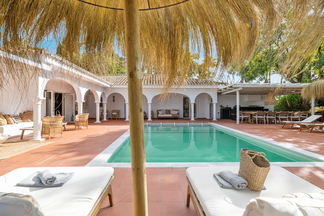 Villa en Elviria-Cabopino, Marbella, España 5 - 18483667