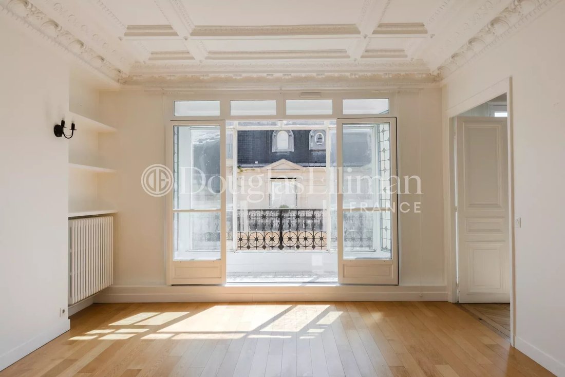 Apartment in Triangle d'Or, Paris 8e Arrondissement, Paris 4 - 18488090
