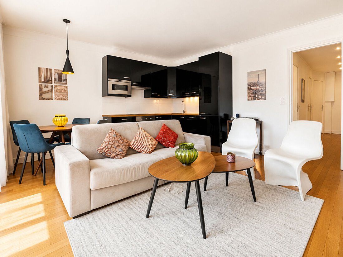 Apartment in Auteuil Nord, Paris 16e Arrondissement, Paris 1 - 18486999