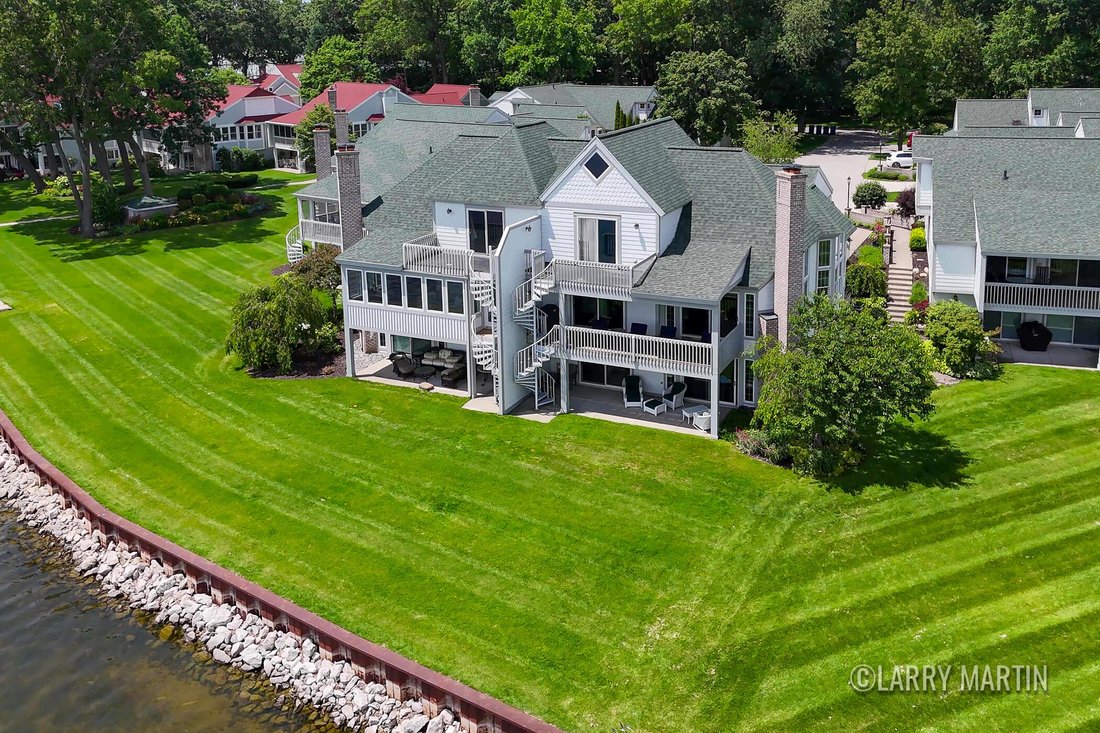 Condo in Fruitport Charter Township, Michigan, United States 1 - 18395804