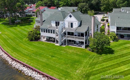 House in Fruitport Charter Township, Michigan, United States 1