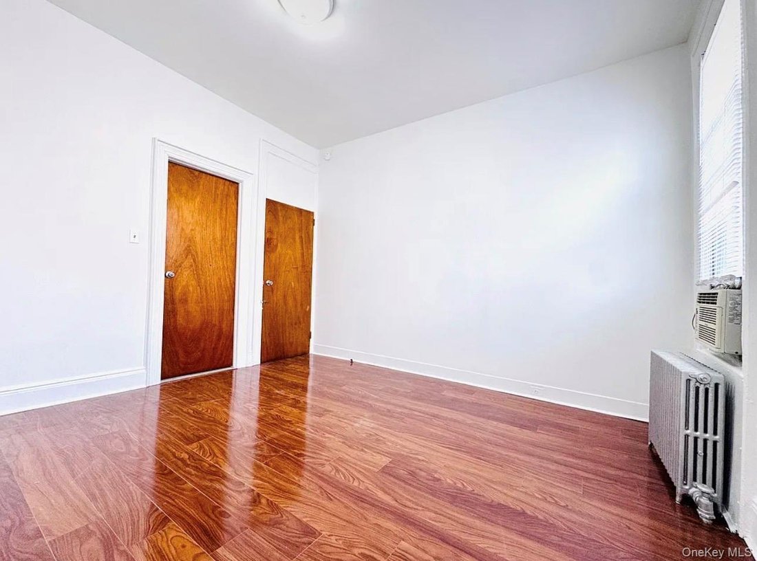 New York, New York, United States 2 - 18486742