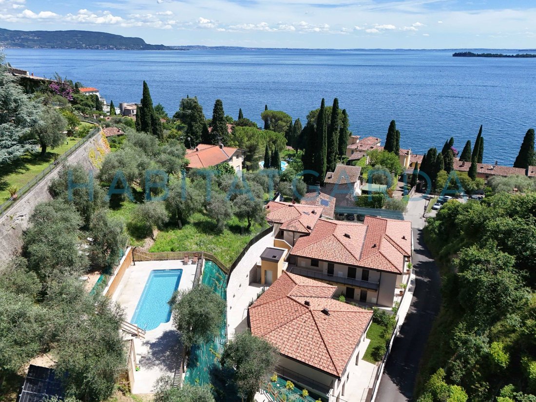 Apartment in Gardone Riviera, Lombardy, Italy 1 - 15609973
