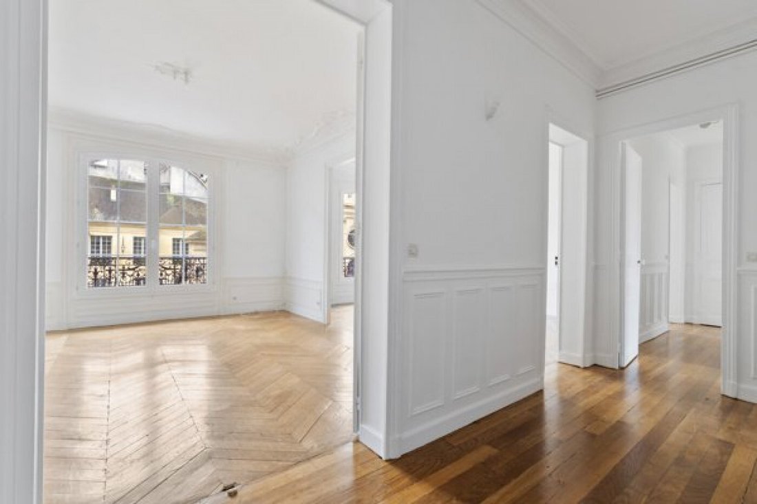 Apartment in Forêt, Saint-Germain-en-Laye, France 3 - 18485602