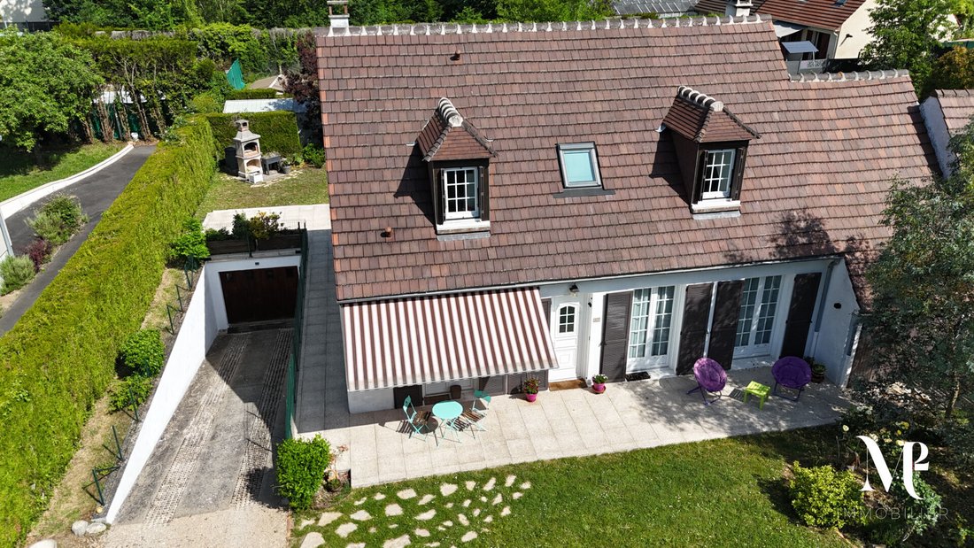 Villa in Est, Lamorlaye, France 1 - 18487014