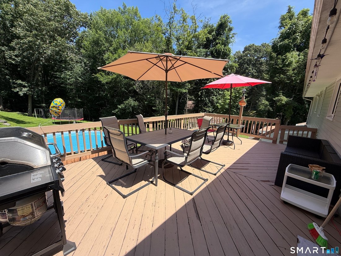House in Trumbull, Connecticut, United States 4 - 18448914