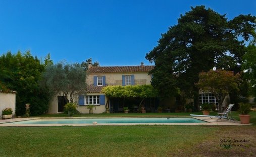House in Arles, Provence-Alpes-Côte d'Azur, France 1
